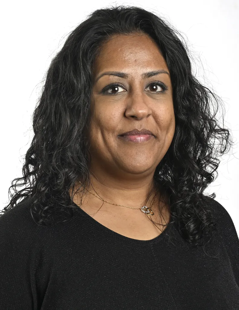 Salma Ahmed - Warp Employee
